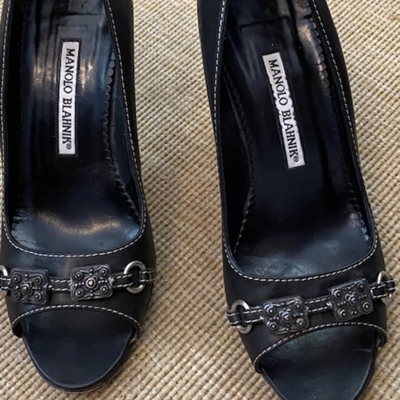 Manolo Blahnik Shoes - Manolo Blahnik Peep Toe Pumps